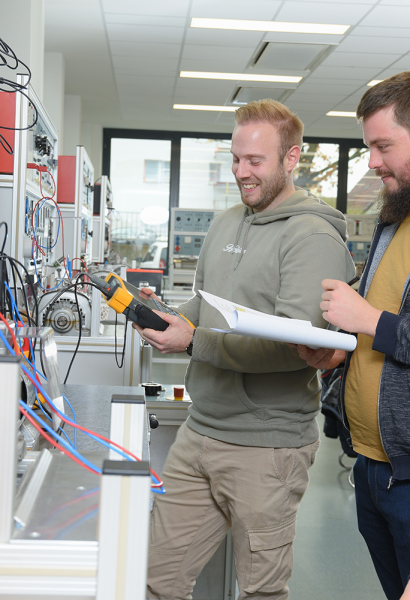 Praxisunterricht im Lehrgang Elektromaschinenbauermeister