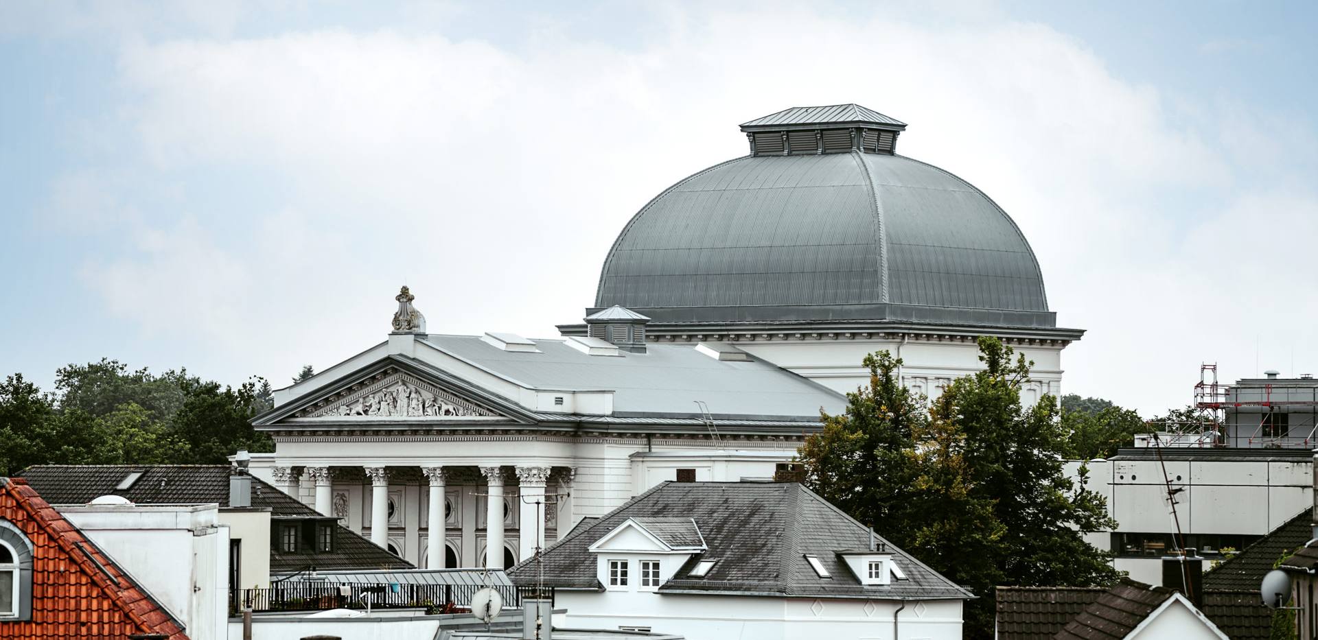 Foto von D&auml;chern der Oldenburger Innenstadt mit Staatstheater