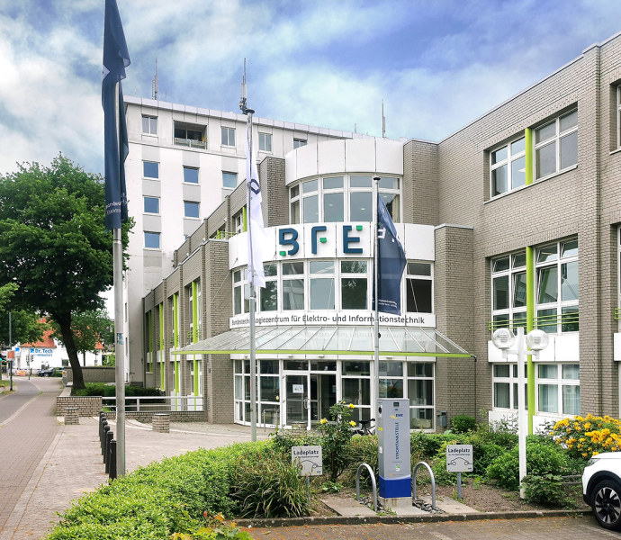 Der Haupteingang des BFE