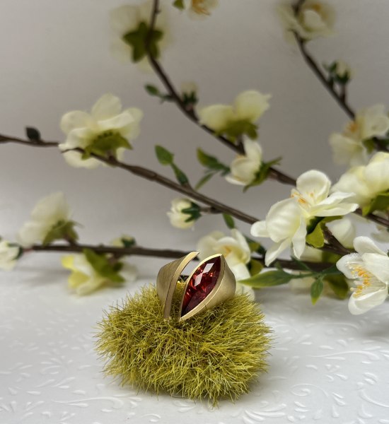 Oregon Sunstone gefasst in 750/ooo Gold Oregon Sunstone gefasst in 750/ooo Gold